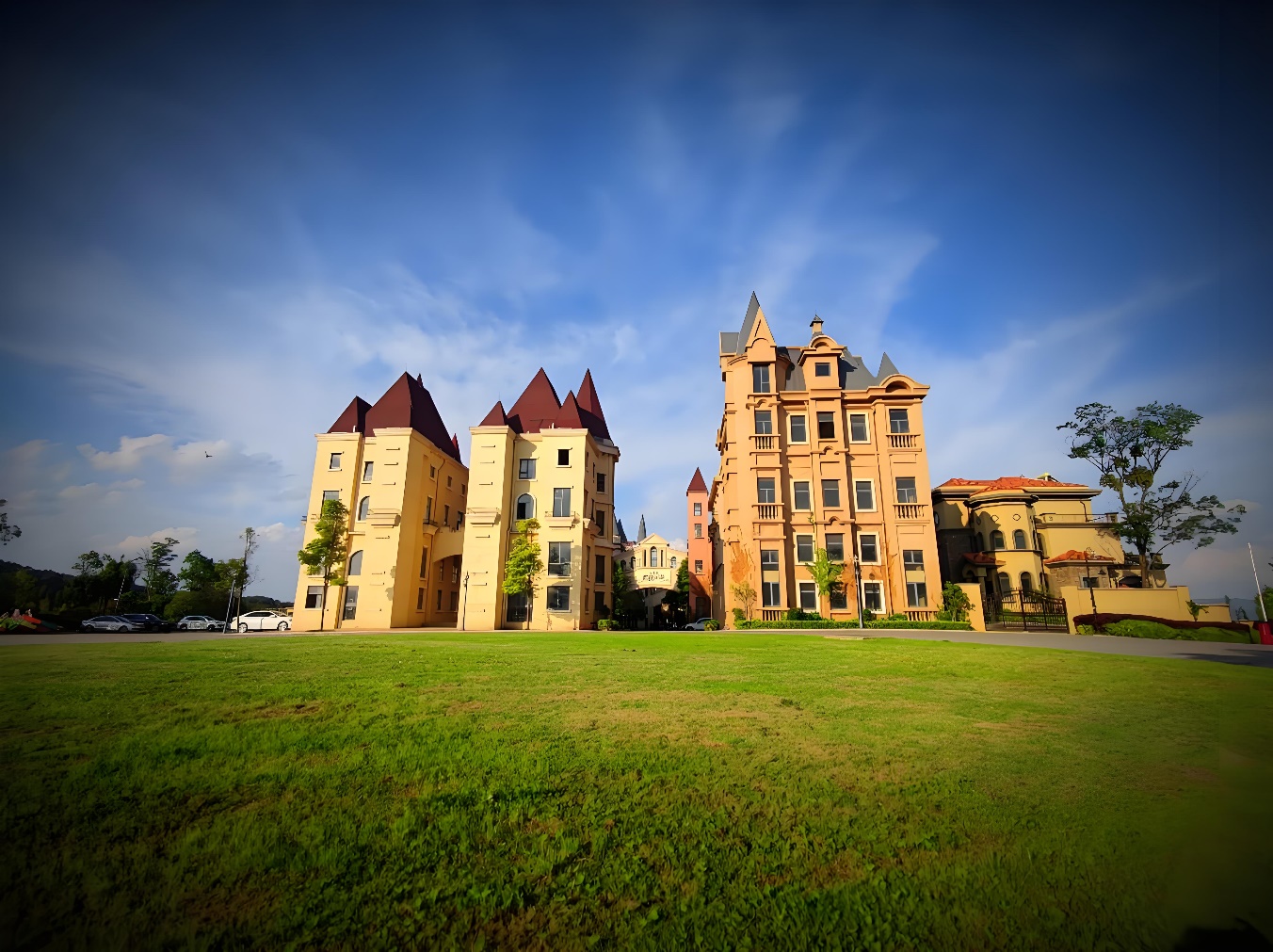 爱在金麟湾：一座书写浪漫与传奇的滇东小镇