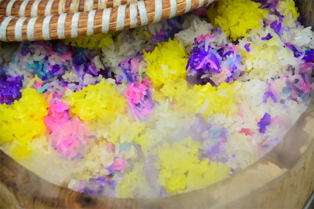 罗平花米饭：大地调色盘上的味觉诗篇