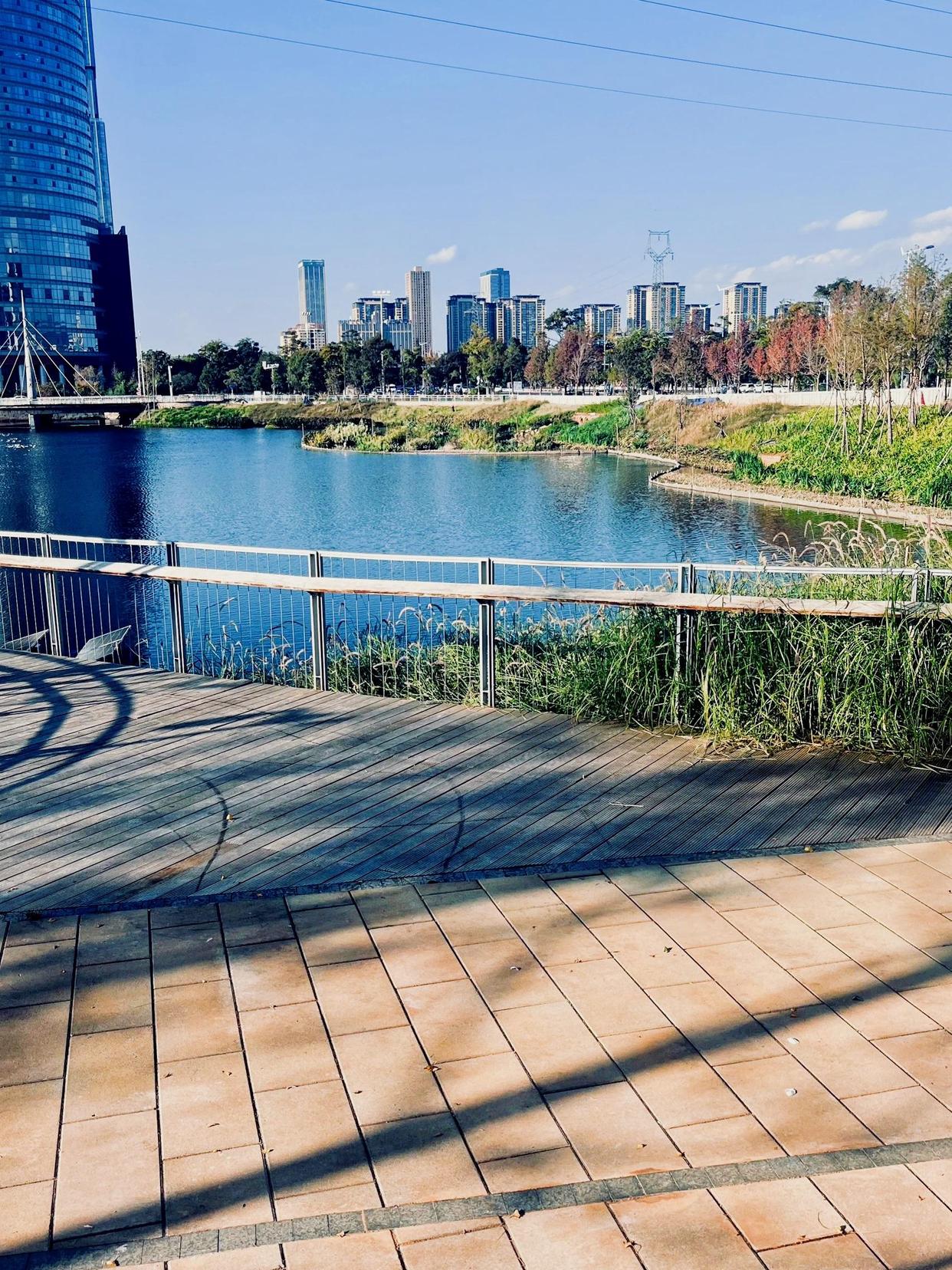 昆明春城公园：城市绿肺中的历史回响与现代魅力